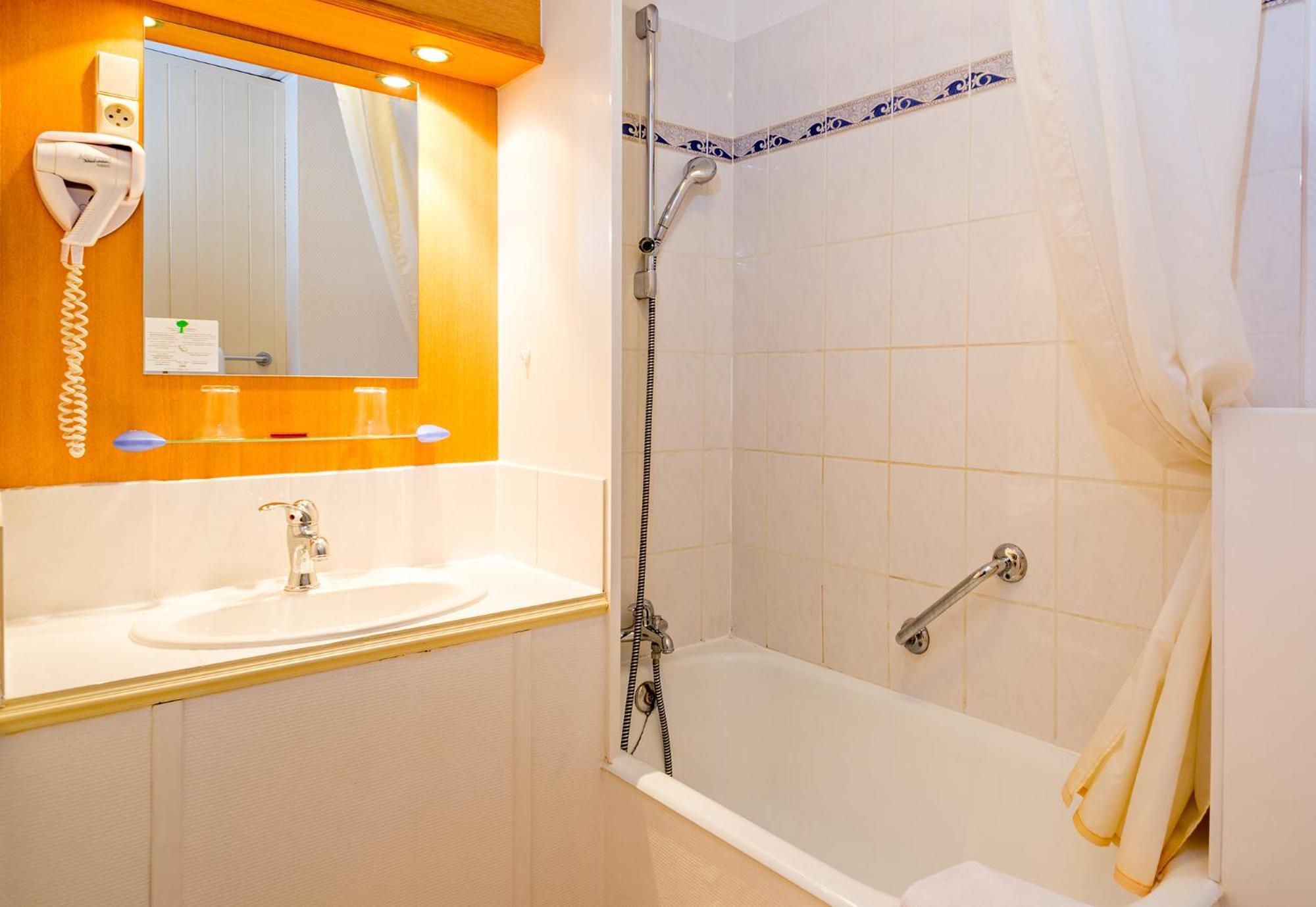 Hotel Continental Εβιάν-λε-Μπαιν Εξωτερικό φωτογραφία